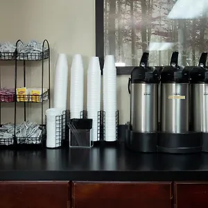 https://red-roof-inn-charlotte-uncc.1sthotelscharlotte.com